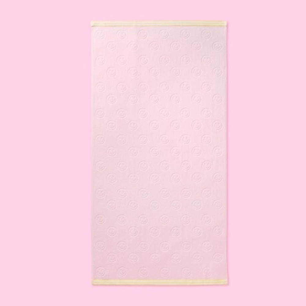NWT STONEY CLOVER LANE X TARGET PINK SMILEY FACE TOWEL